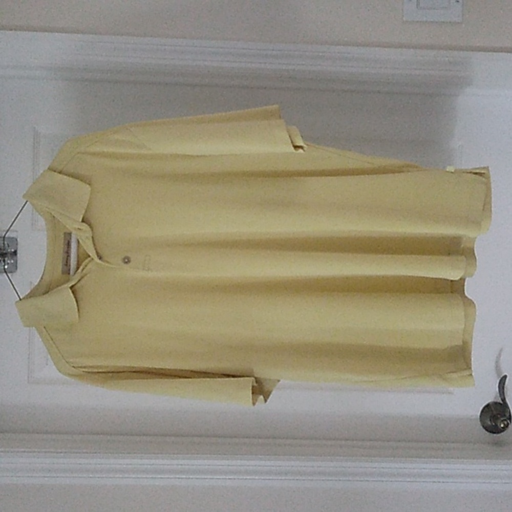 Tommy Bahama pile short yellow
